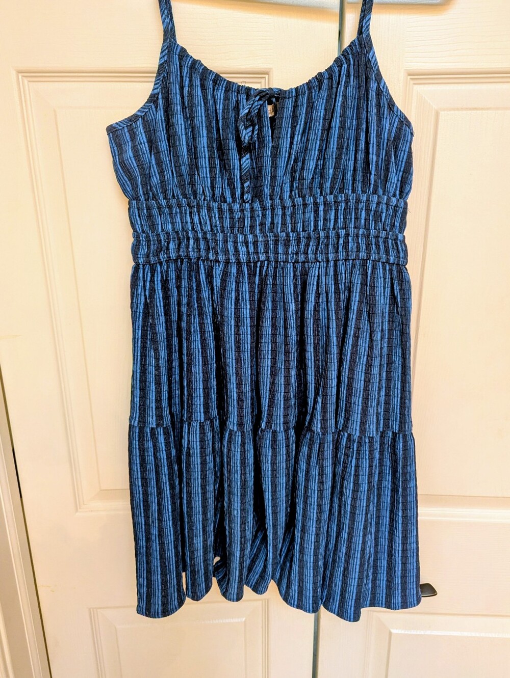 Women's Blue Striped Sundress - Sleeveless Tie Front